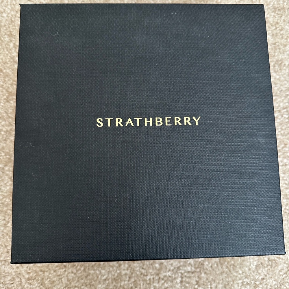 Authentic Strathberry box